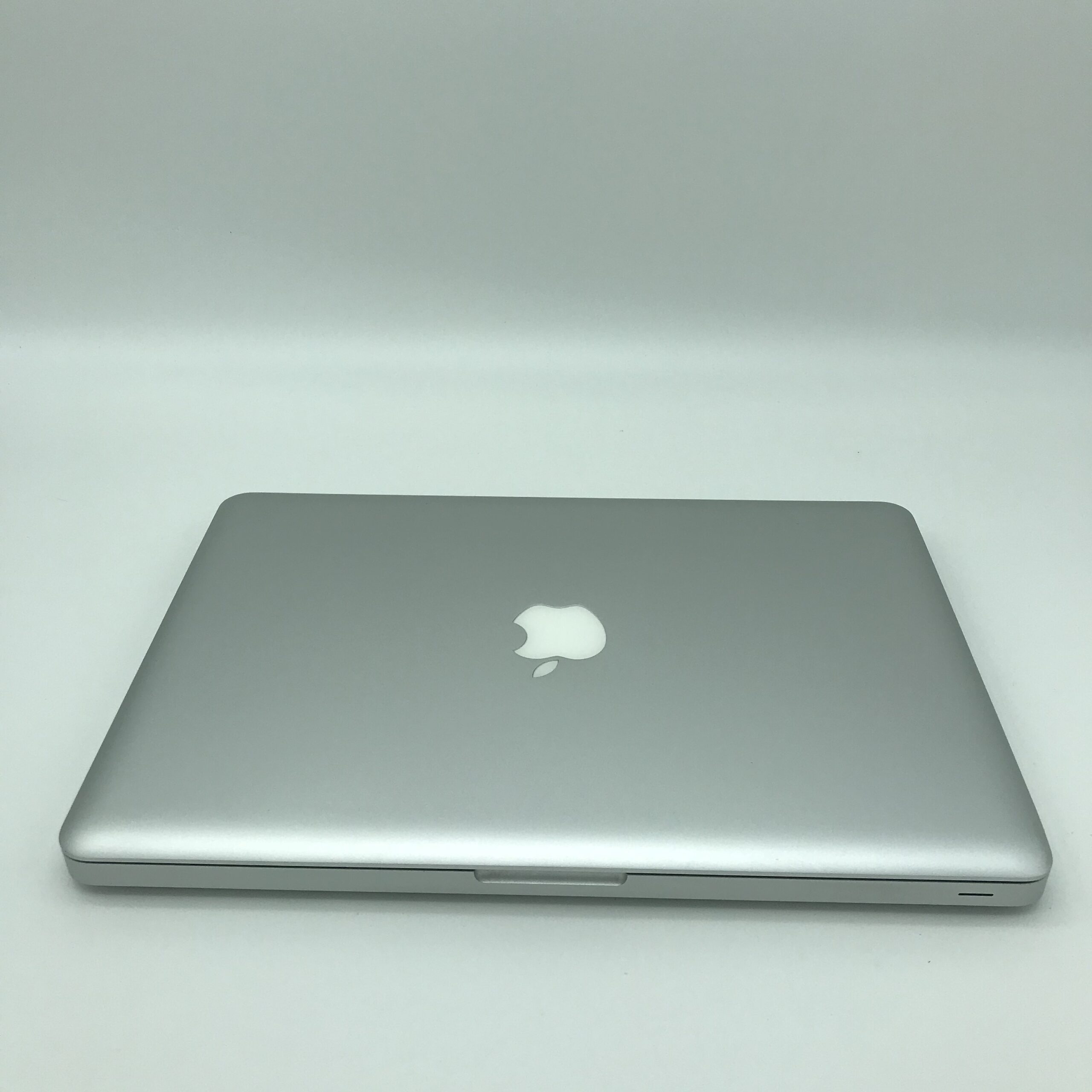 Apple MacBook Pro 13.3" intel® Core 2 Duo 2.26GHz Mid 2009 (Ricondizionato) - immagine 2