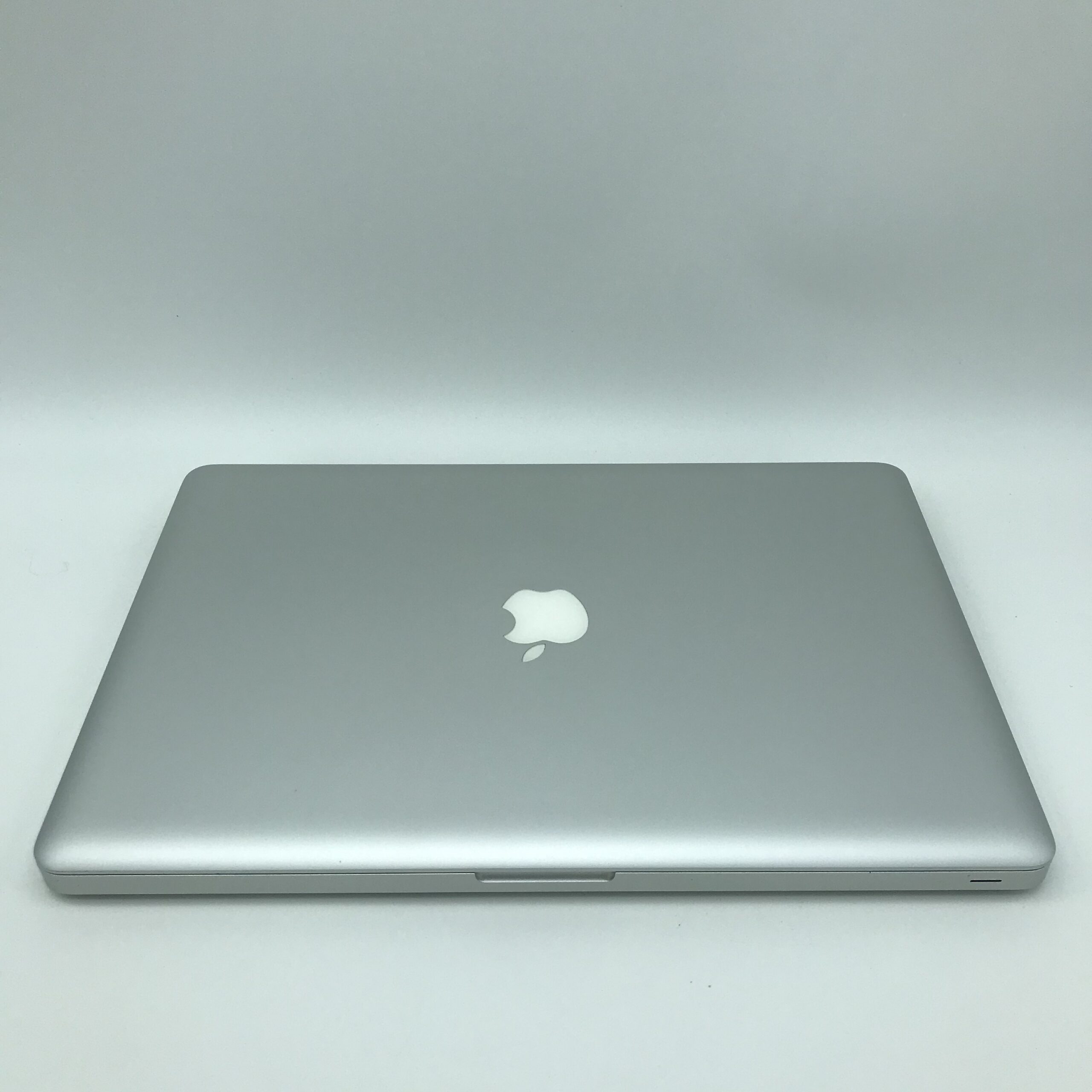 Apple MacBook Pro 15.4" HD intel® Quad-Core i7 2.5GHz Late 2011 (Ricondizionato) - immagine 2