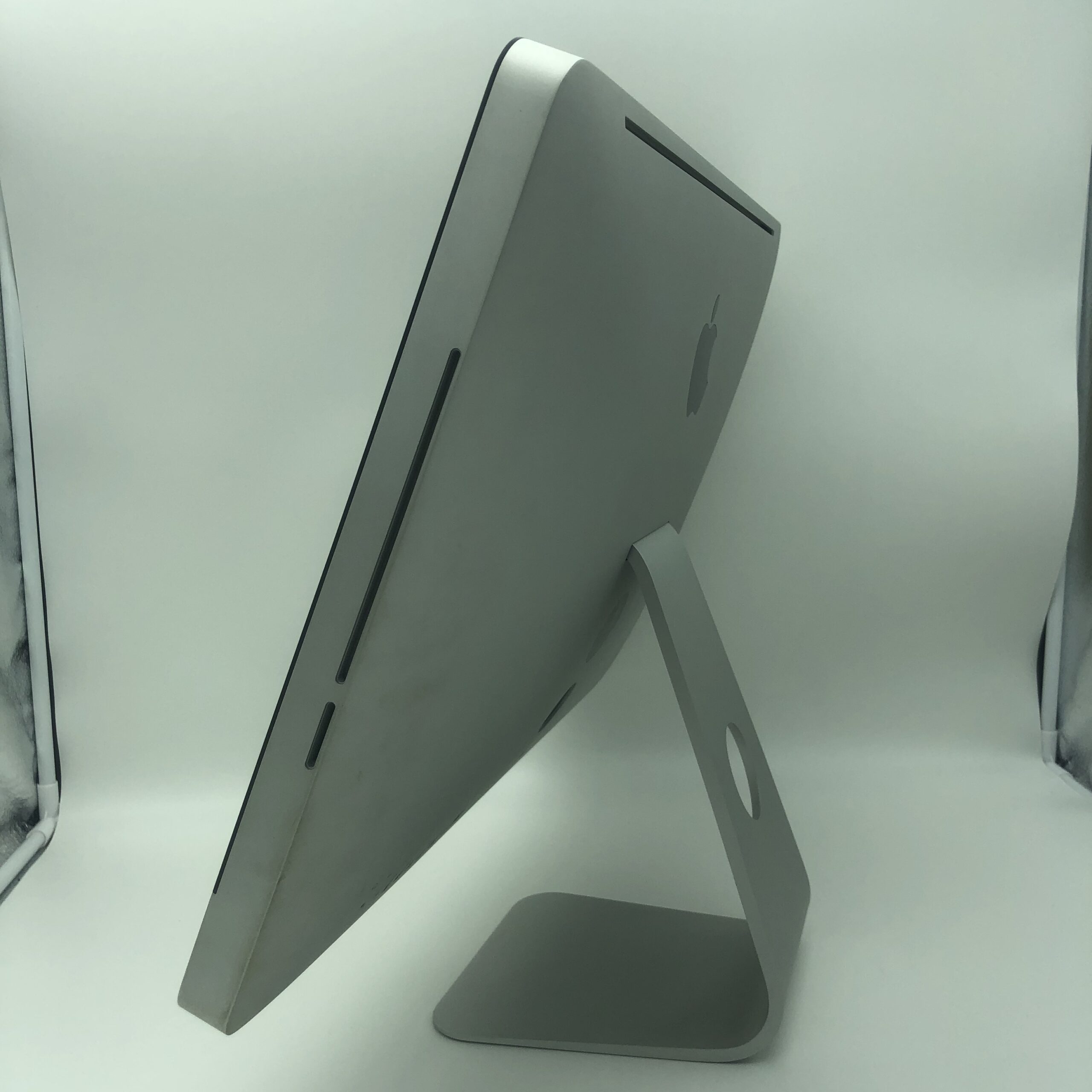 Apple iMac 21.5" Intel-Core i3 3.2 GHz Mid 2010 (Ricondizionato) - immagine 4
