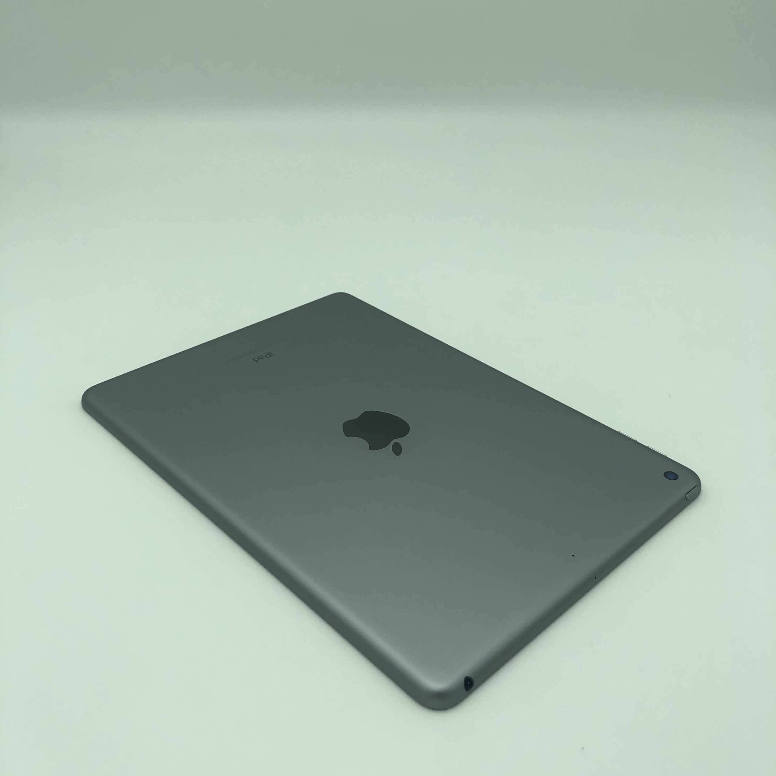 Apple iPad 9.7" (5a gen.) 32 GB Space Gray solo Wi-Fi (Ricondizionato) - immagine 5
