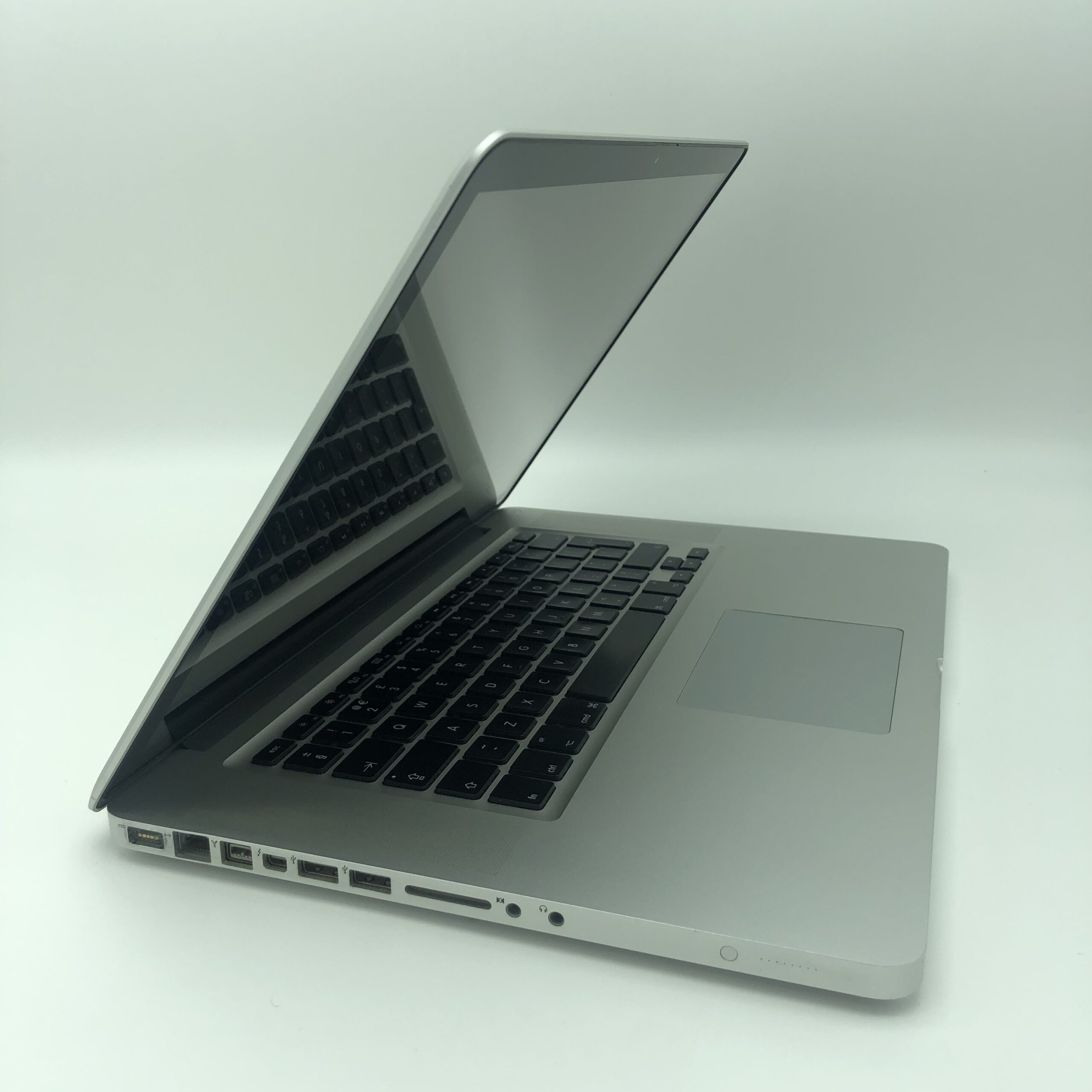 Apple MacBook Pro 15.4" intel® Dual-Core i7 2.0GHz Late 2011 (Ricondizionato) - immagine 5