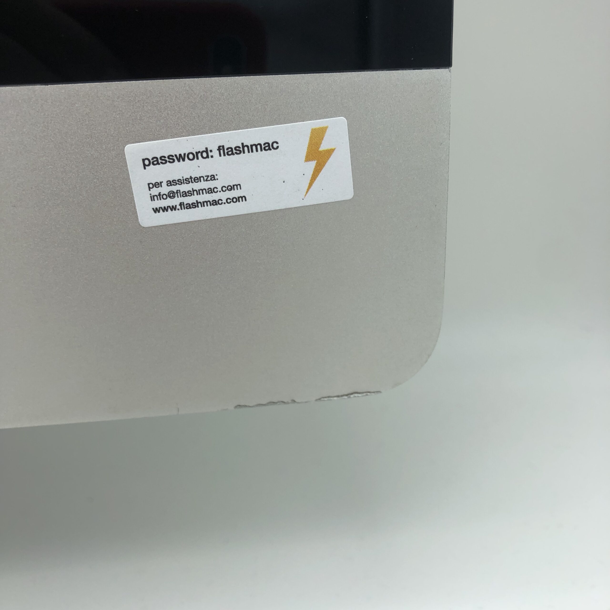 Apple iMac 21.5" Ricondizionato Potenziato Mid 2010 (Core i3, 256GB SSD) - Eccellente - immagine 3