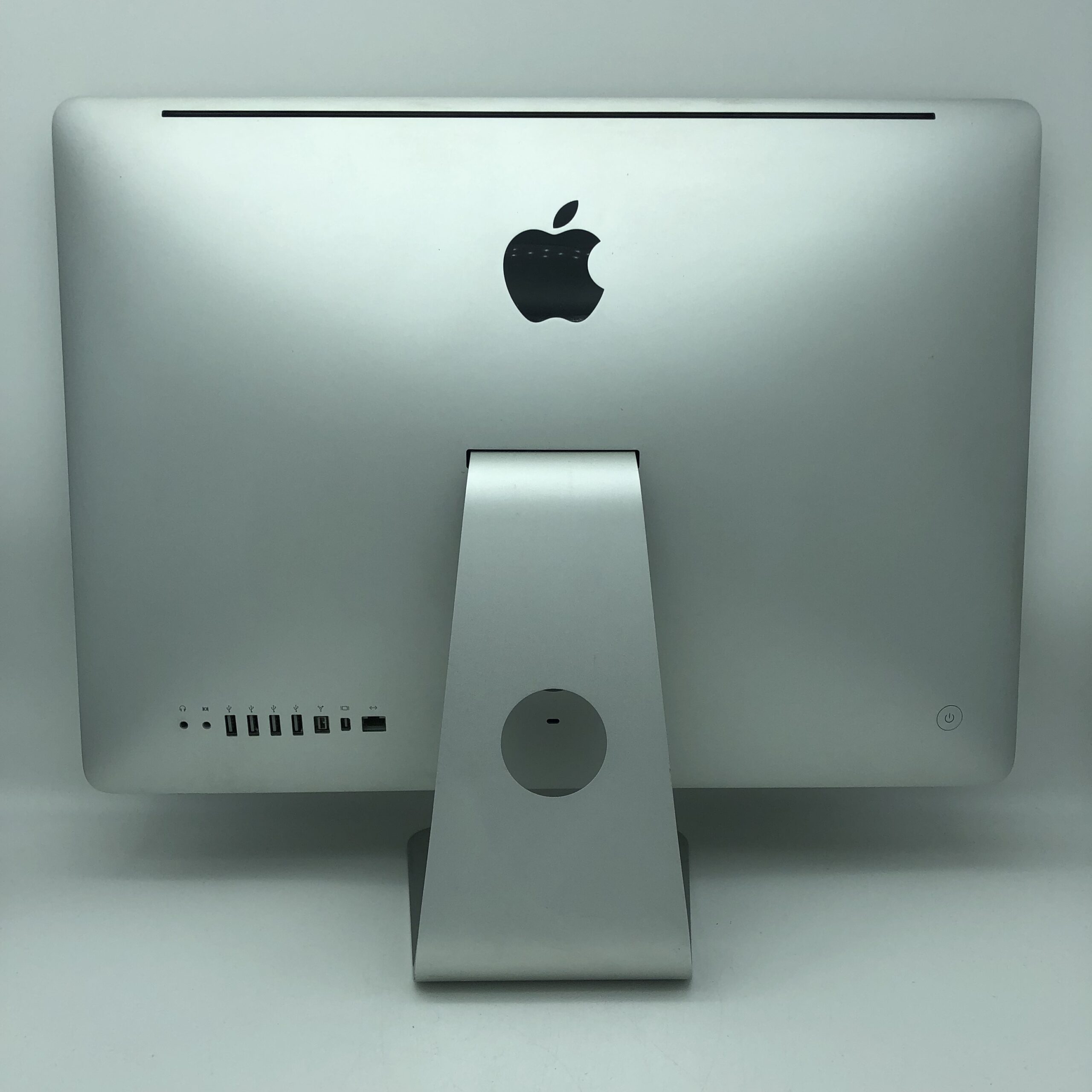 Apple iMac 21.5" Ricondizionato Potenziato Mid 2010 (Core i3, 256GB SSD) - Eccellente - immagine 4