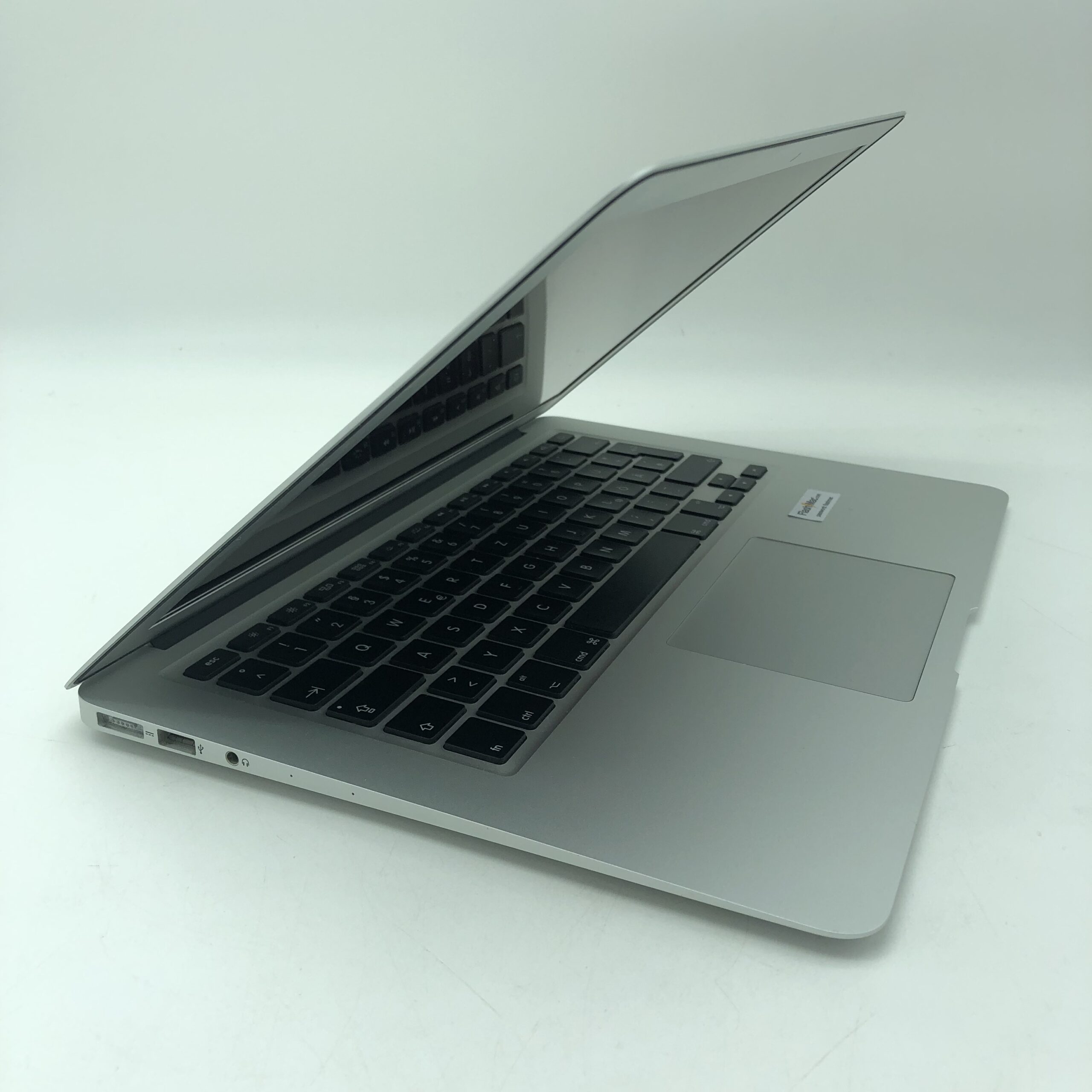 Apple MacBook Air 13 pollici Ricondizionato (Inizio 2014, i5 dual-core, 4GB, 128GB SSD) - Eccellente - immagine 4