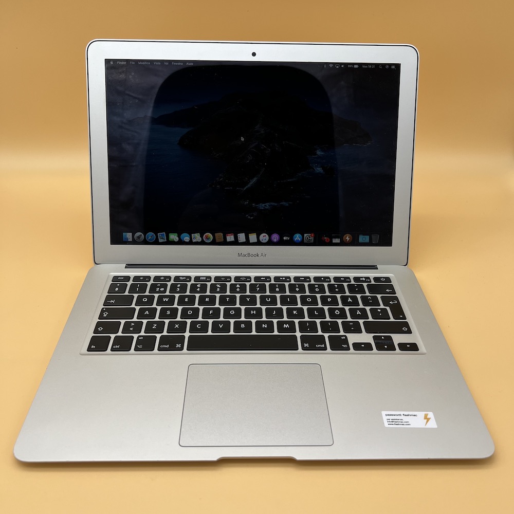 Apple MacBook Air 13.3" Ricondizionato (Mid 2012, i5 Dual-Core, 4GB RAM) - Eccellente - immagine 2