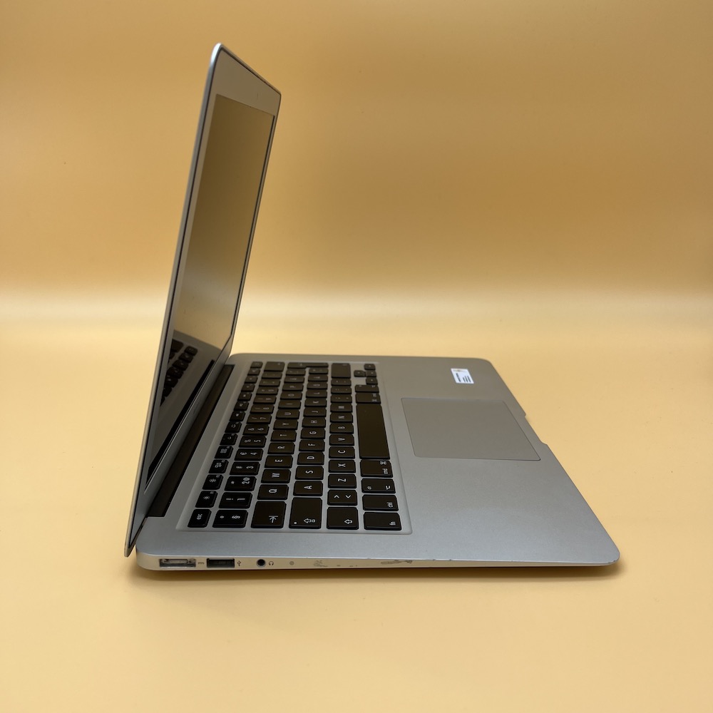 Apple MacBook Air 13.3" Ricondizionato (Mid 2012, i5 Dual-Core, 4GB RAM) - Eccellente - immagine 5
