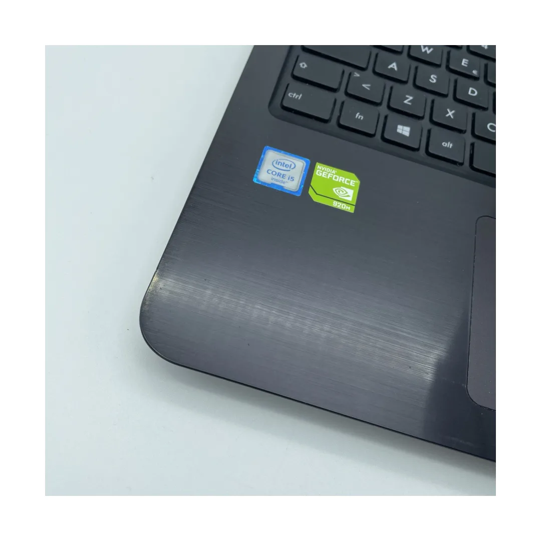 ASUS Notebook Ricondizionato 15 pollici F556U (i5 2-core, 8GB, 256GB SSD, GeForce 2GB) - Windows 10 - Eccellente - immagine 3