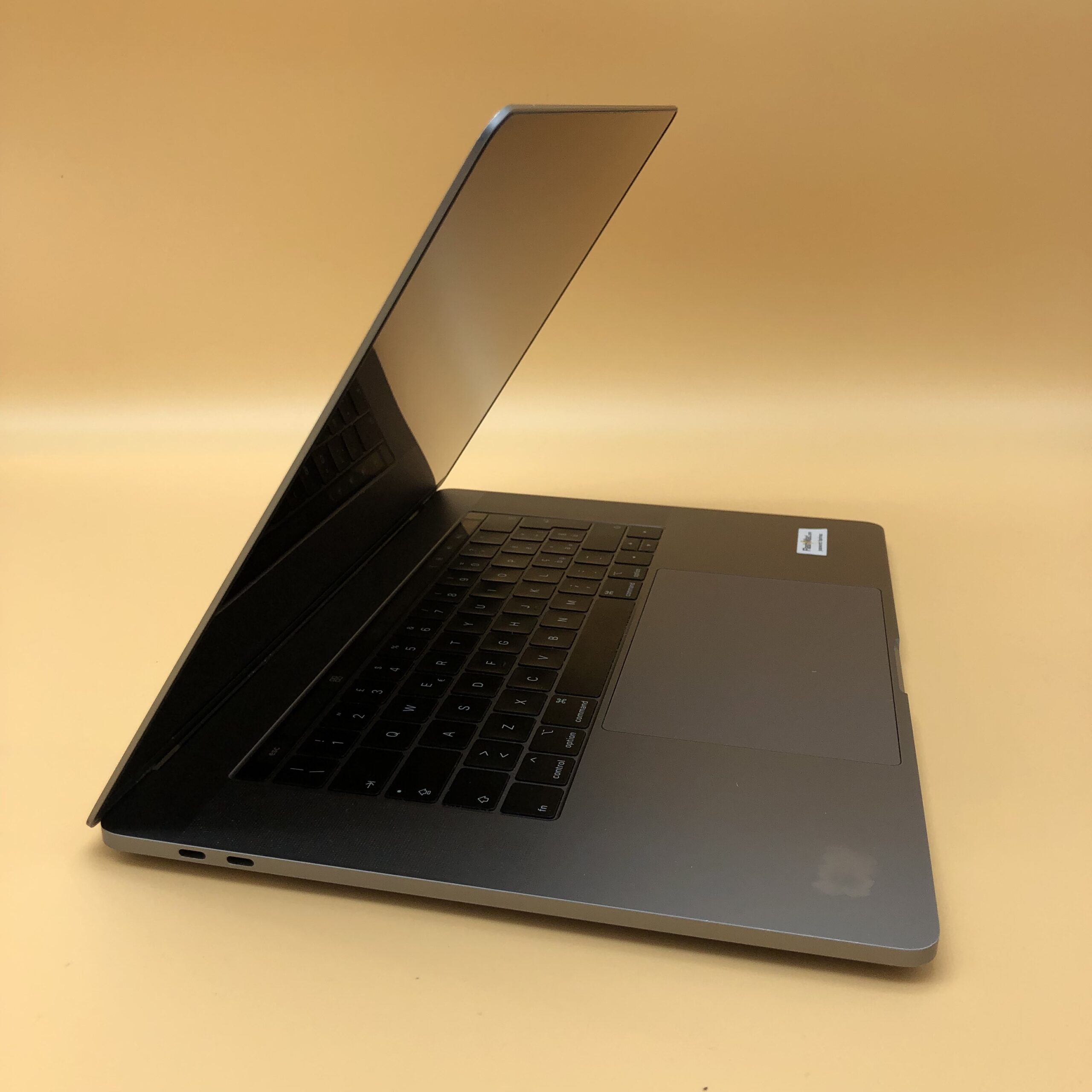 Apple MacBook Pro 15,4" Retina TouchBar Ricondizionato (2018, i7 6-core, 32GB, Space Grey) - Ottimo - immagine 5