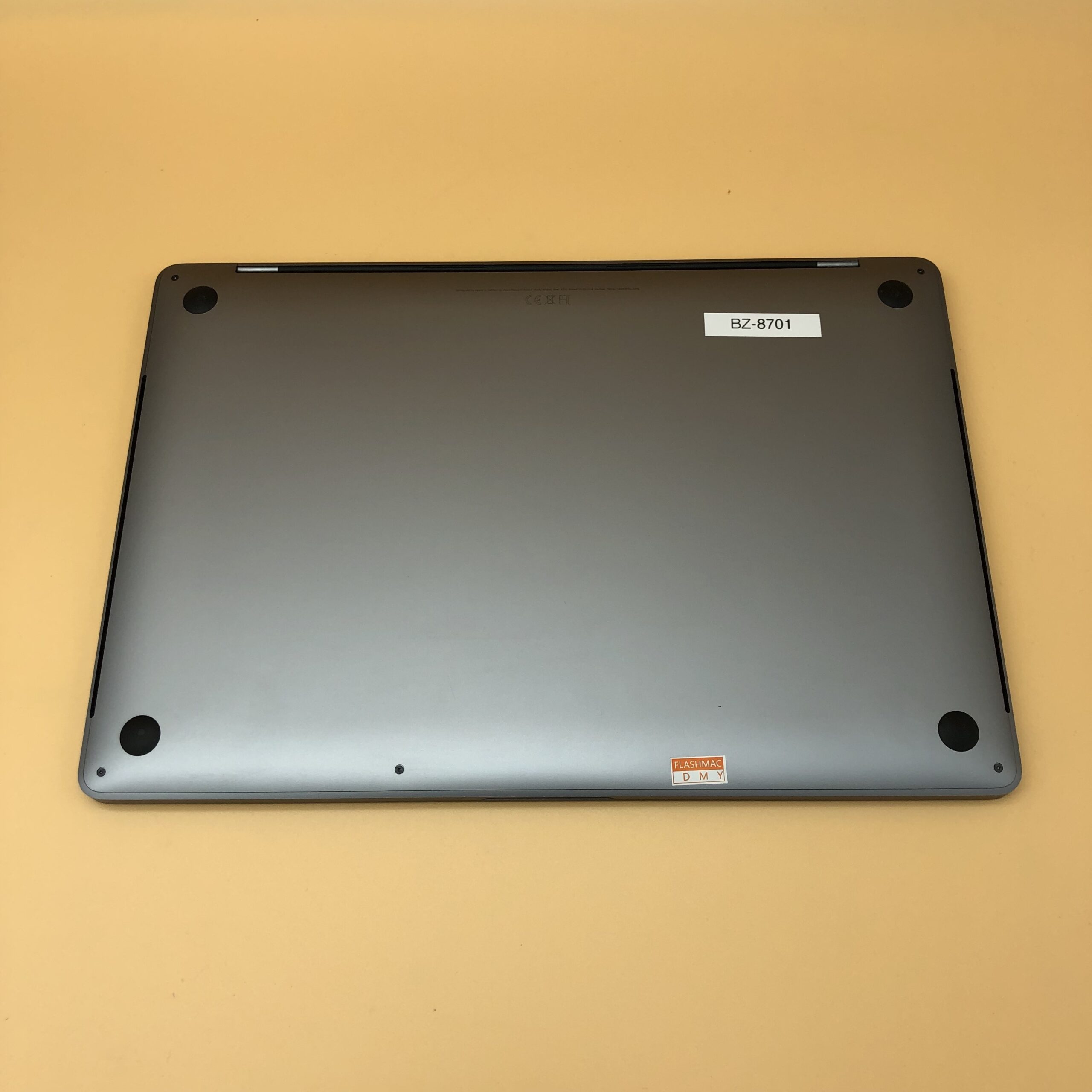 Apple MacBook Pro 15,4" Retina TouchBar Ricondizionato (2018, i7 6-core, 32GB, Space Grey) - Ottimo - immagine 7