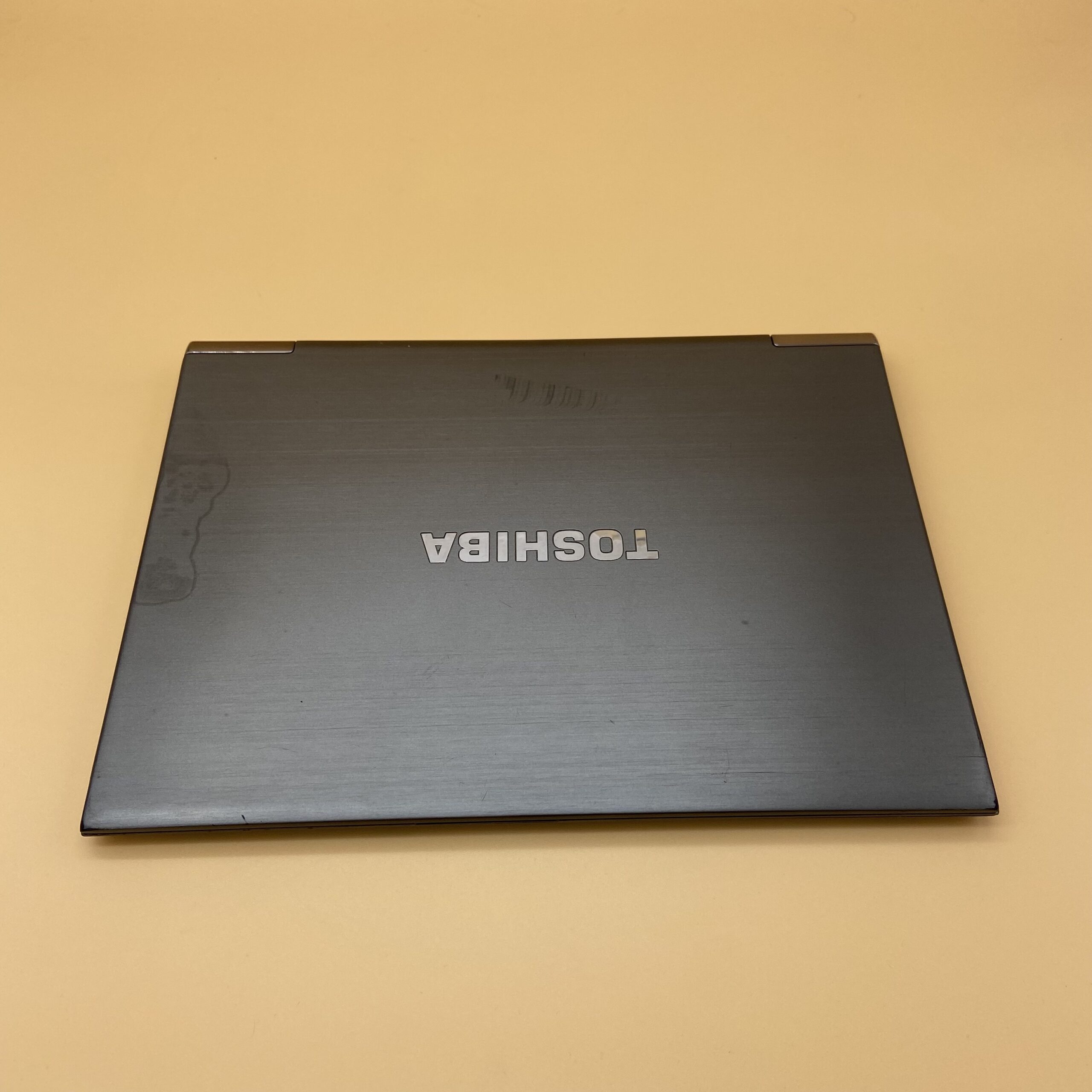 Toshiba Portegé Ultrabook Z830 (13", i3 Dual Core, 6GB) Windows 10 - Buono - immagine 3