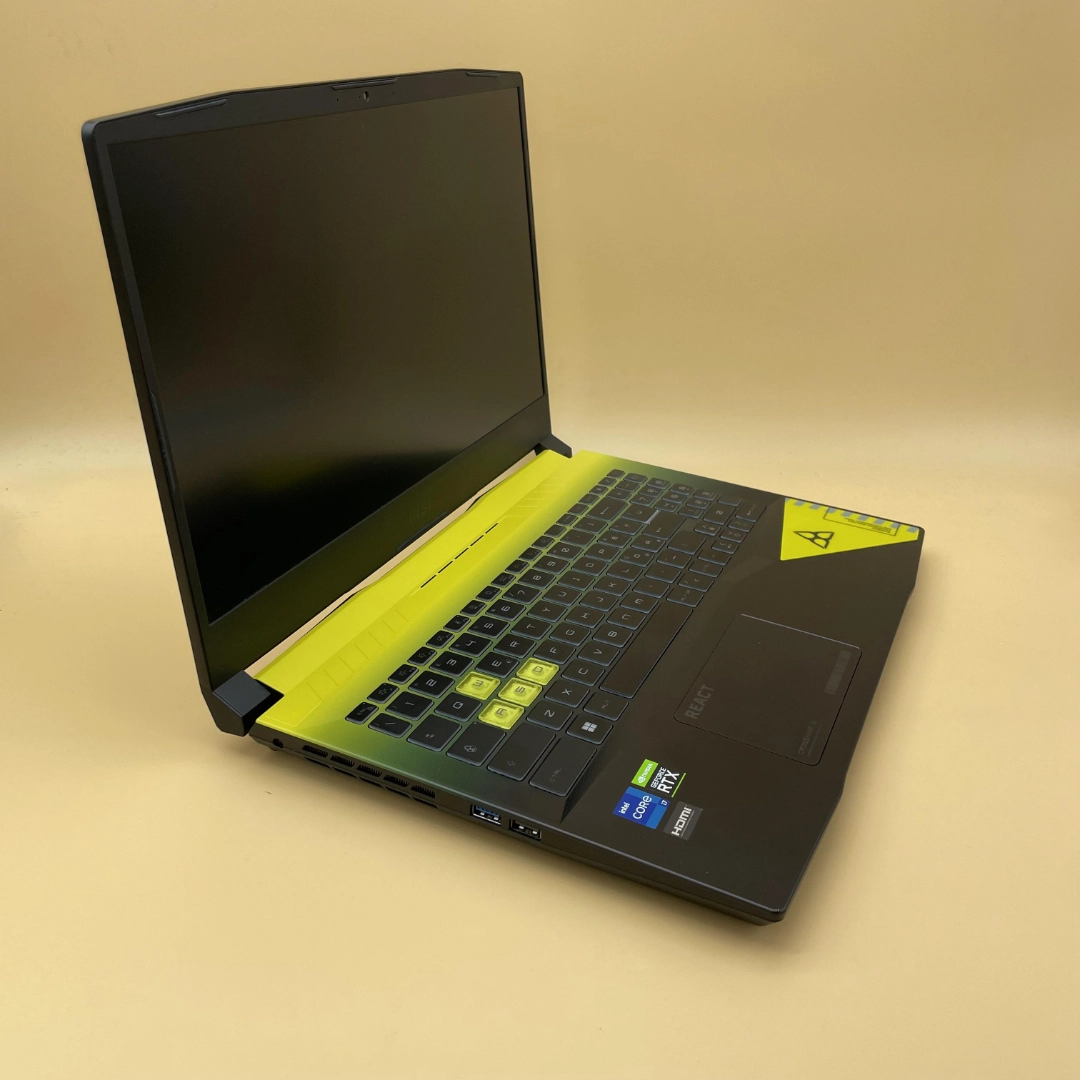 Notebook Gaming MSI Crosshair 15 Rainbow Six Extraction Edition Ricondizionato (15 pollici", i7 14-core, RTX 3060 6GB) Windows 11 - Eccellente - immagine 4