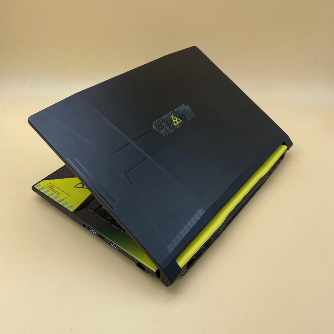Notebook Gaming MSI Crosshair 15 Rainbow Six Extraction Edition Ricondizionato (15 pollici", i7 14-core, RTX 3060 6GB) Windows 11 - Eccellente - immagine 5