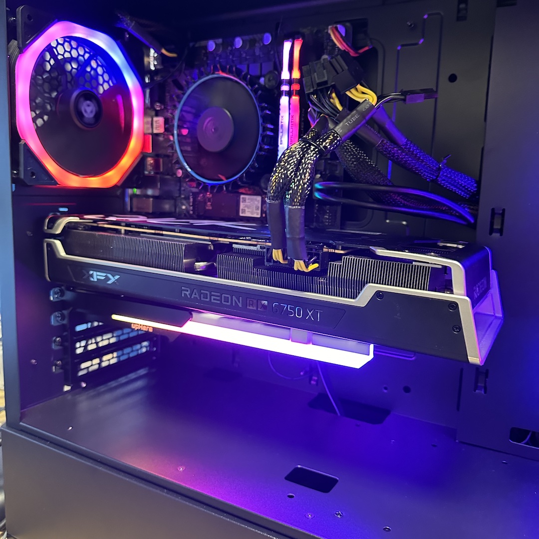 PC Gaming (i5 6-core, 16GB, RX 6750 XT 12GB, 1.5TB) - Windows 11 - Eccellente - immagine 4