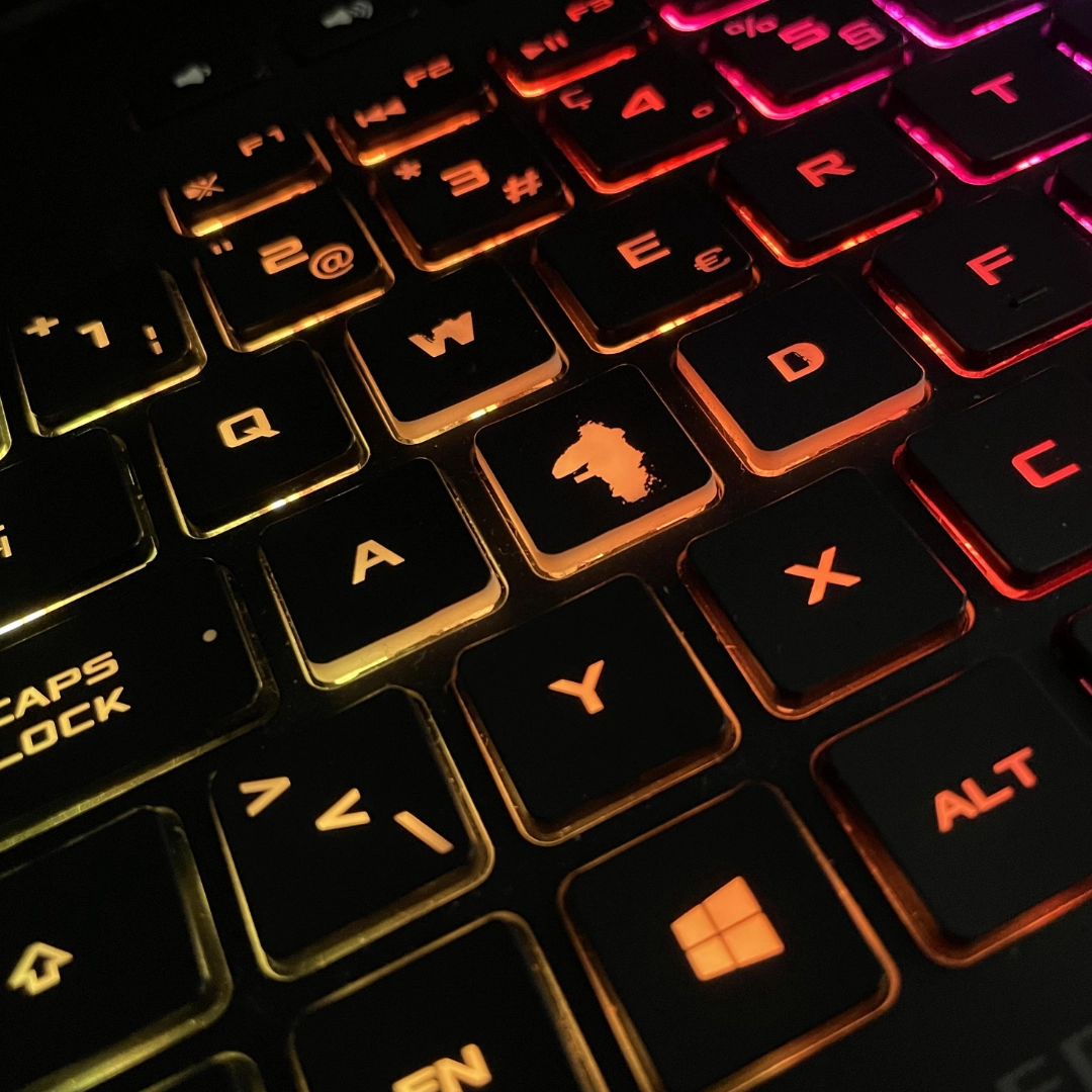 Asus ROG G703GI Ricondizionato (15,6", i9 6-core, 32GB, GTX 1080 8GB) - Windows 11 - Ottimo - immagine 5