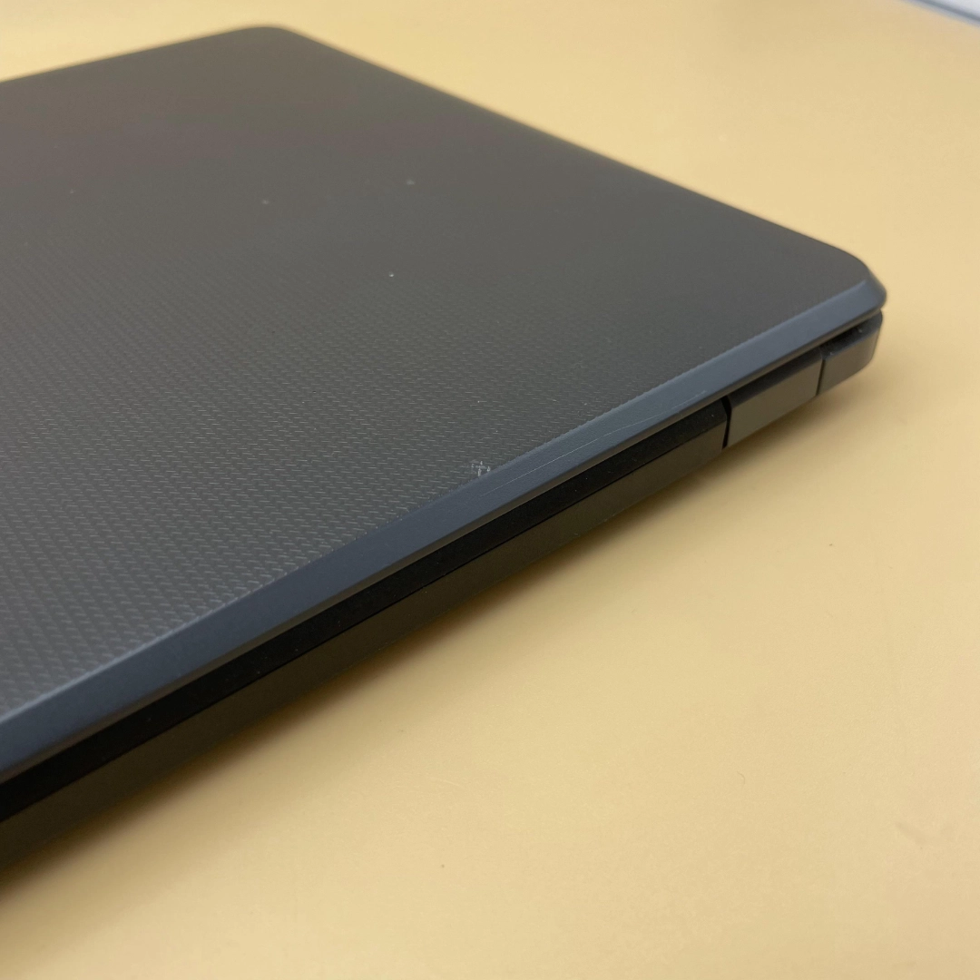 Lenovo Notebook 15" pollici Ricondizionato (i5 2-core, 8GB, 256GB SSD) - Windows 10 - Buono - immagine 3