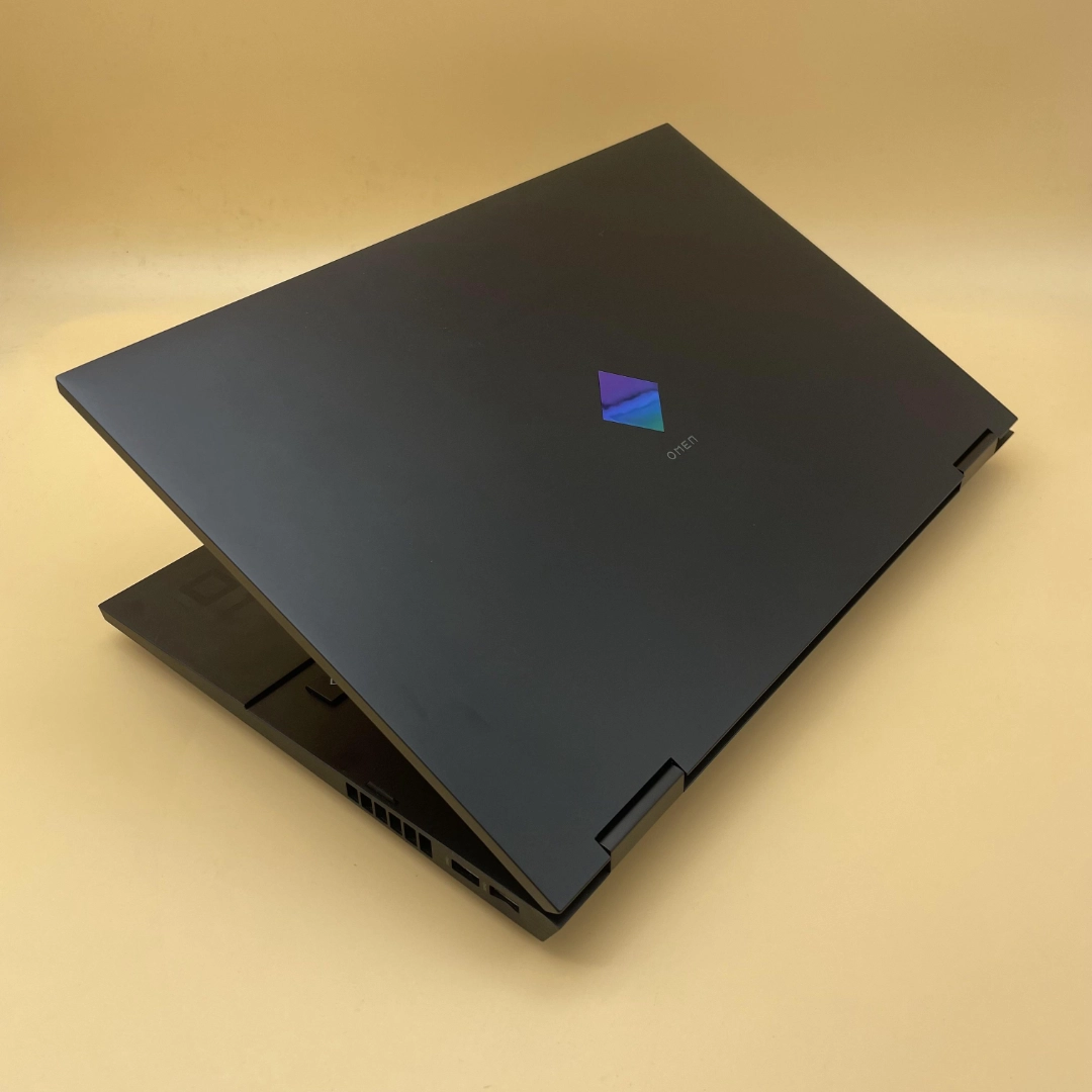 HP OMEN 17" Gaming Ricondizionato (i7 14-core, 16GB DDR5, RTX 3070 Ti 8GB) - Windows 11 - Eccellente - immagine 4