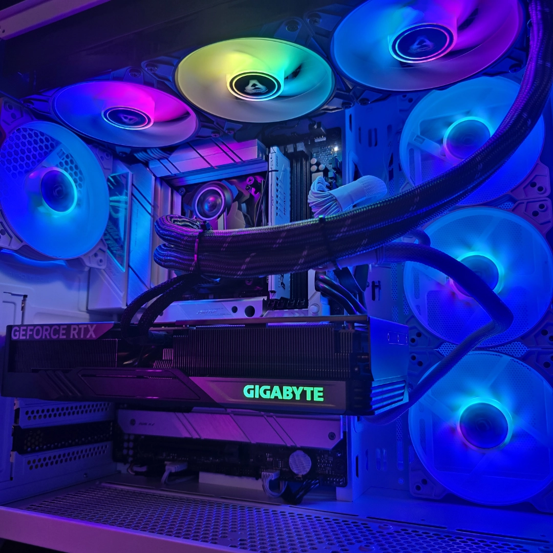 PC Gaming Ricondizionato Assemblato ROG STRIX (Ryzen 9 12-core, 32GB, RTX 4070 SUPER 12GB, 3TB) - Windows 11 - Eccellente - immagine 3