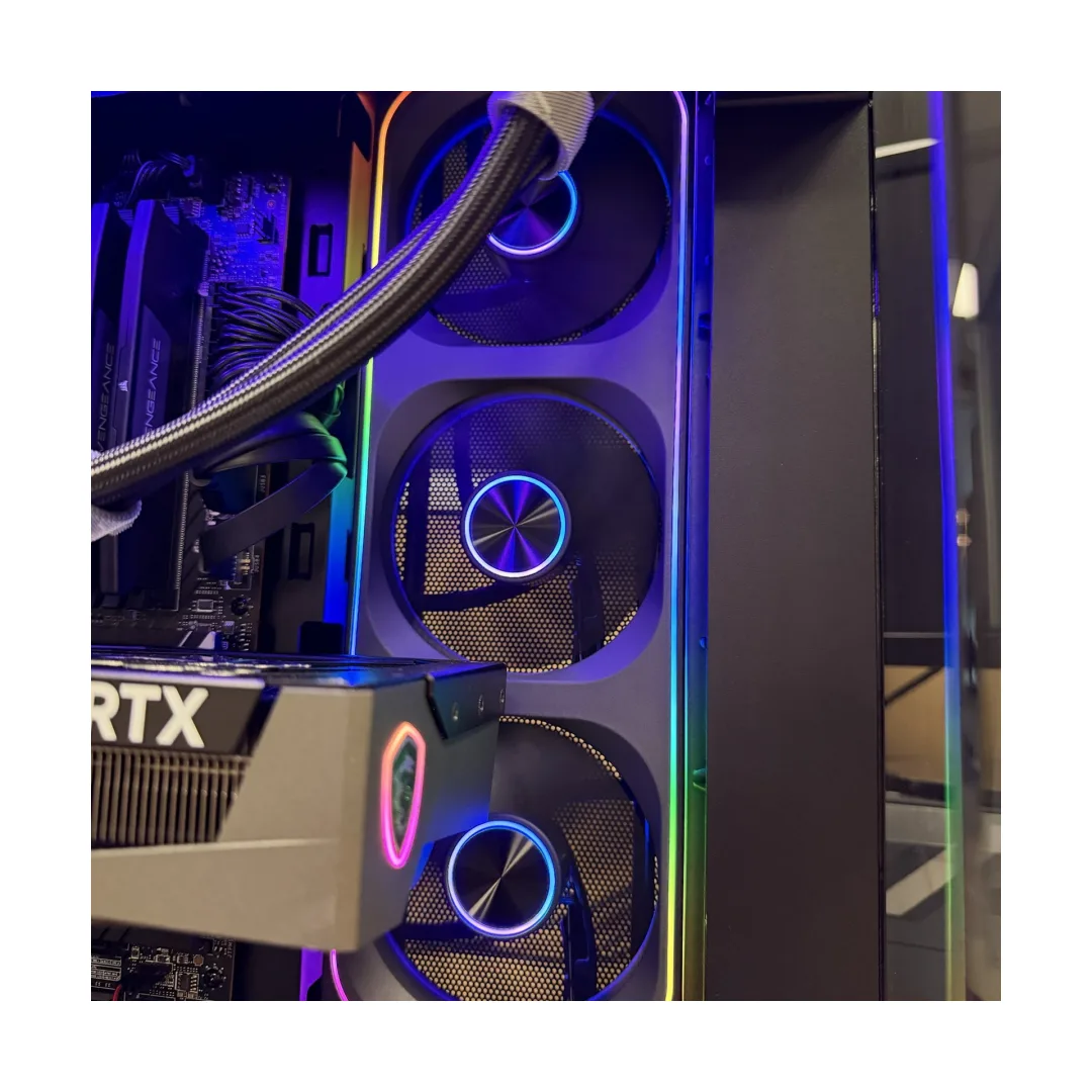 PC Gaming i9-13900K RTX 5070 Ti, dettaglio interno (foto reale)
